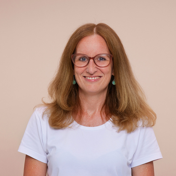 Frau Gjotev, leitende MFA, QMB, int. Auditorin, Wundexpertin